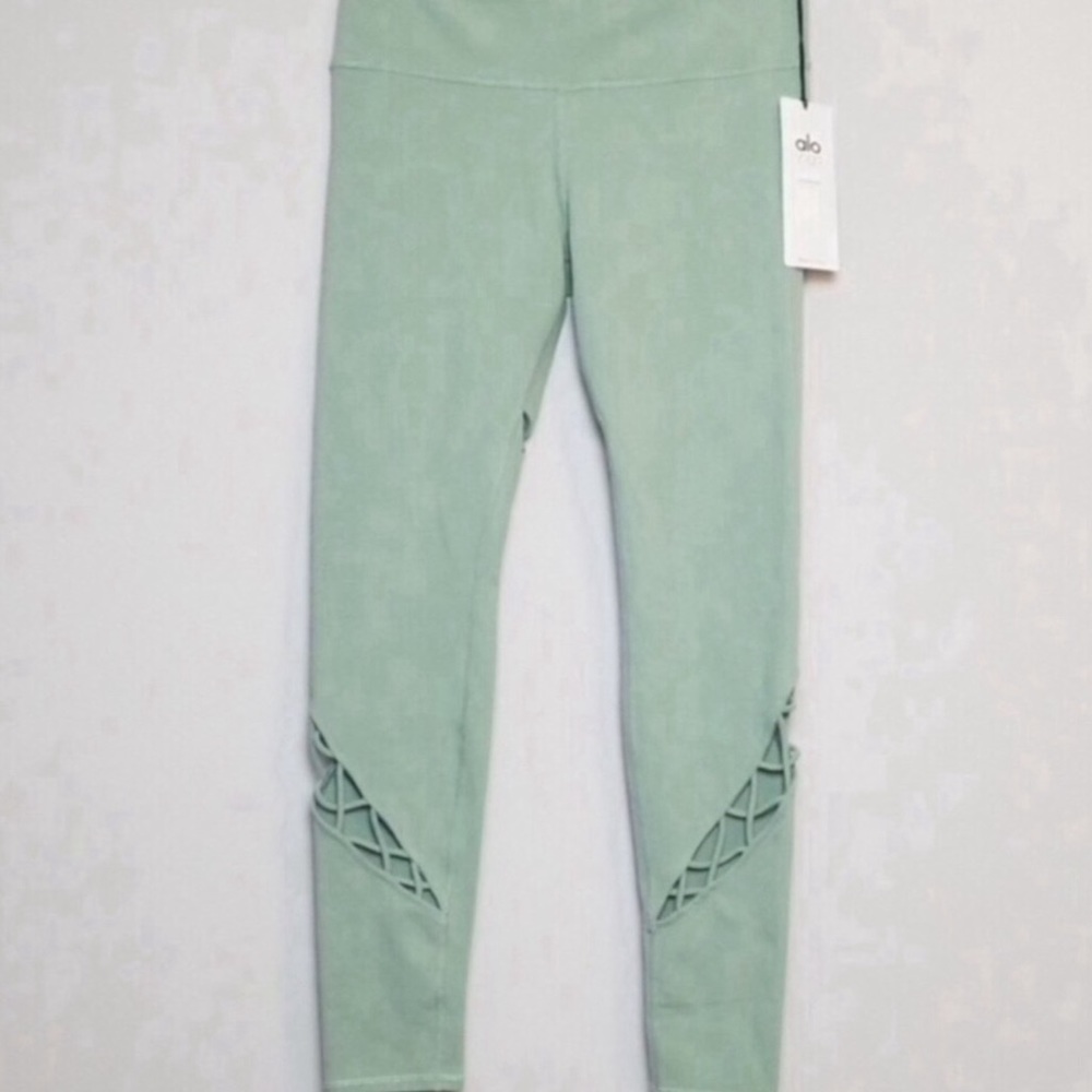 Alo Yoga Entwine Leggings Tights Sage Green - Picture 8 of 14